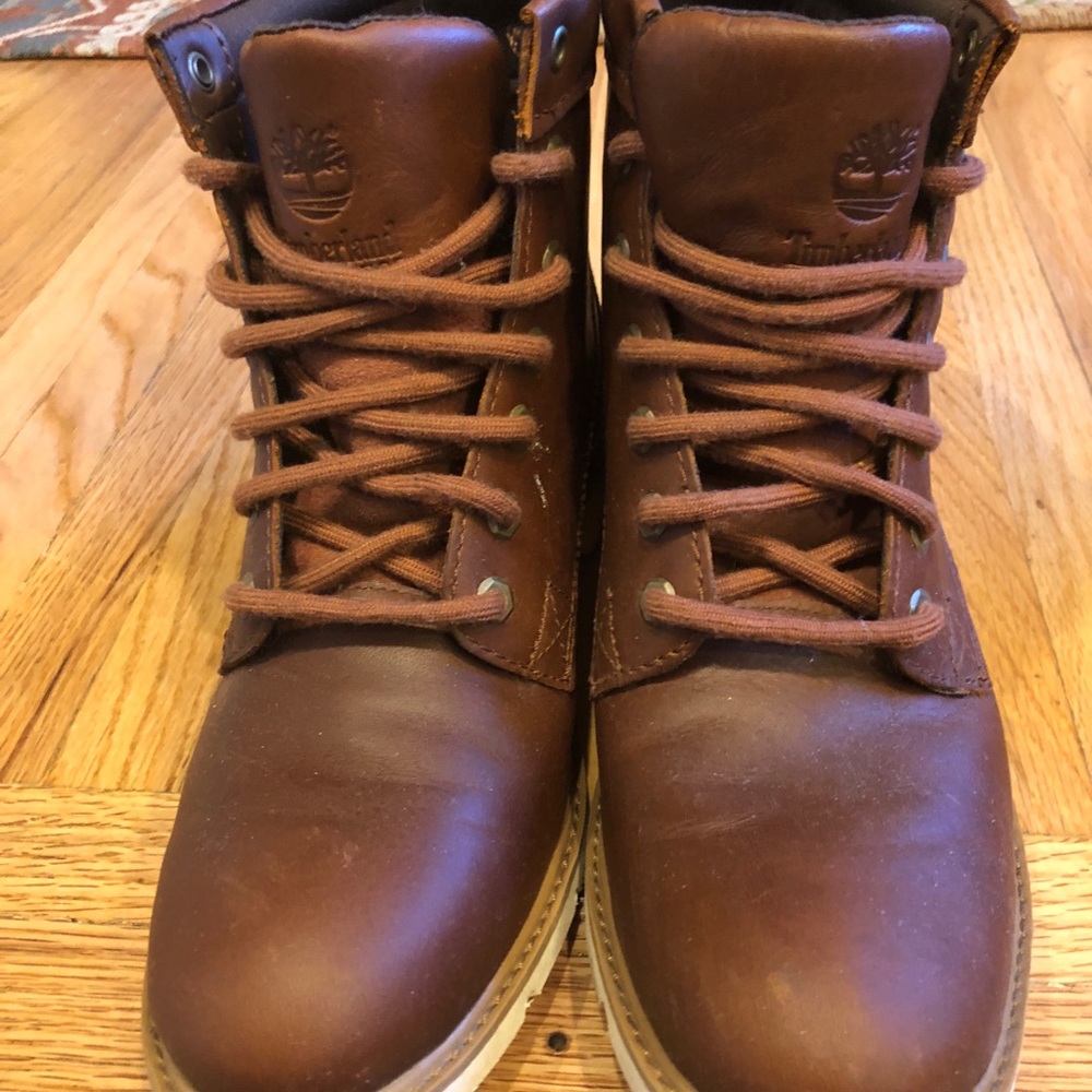 Women’s Timberlands size 8